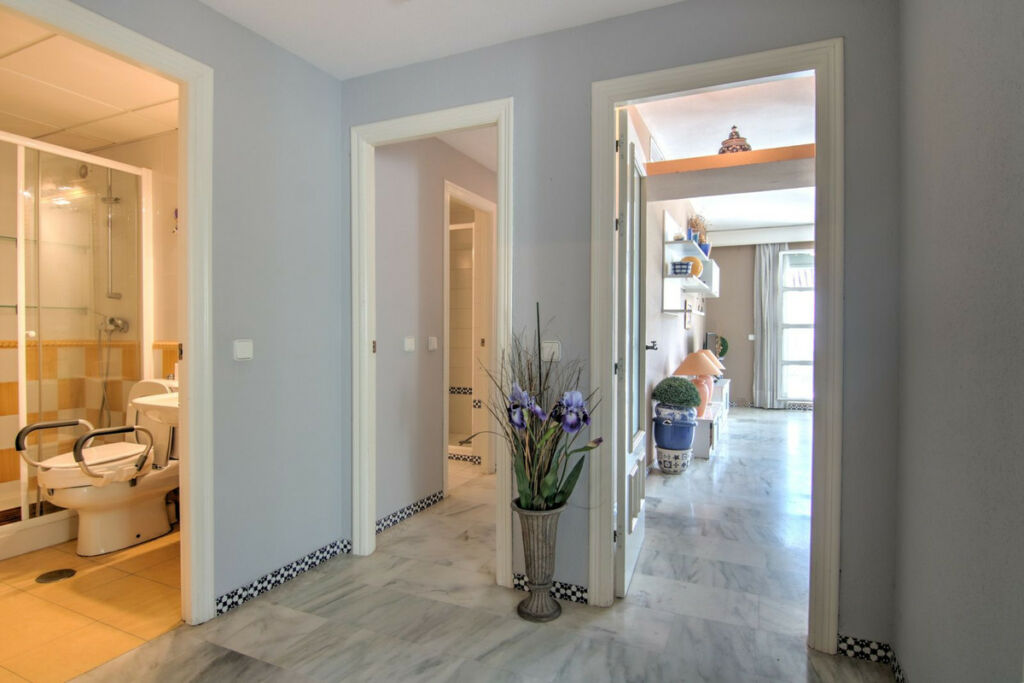 Middle Floor Apartment Fuengirola Málaga - image 18
