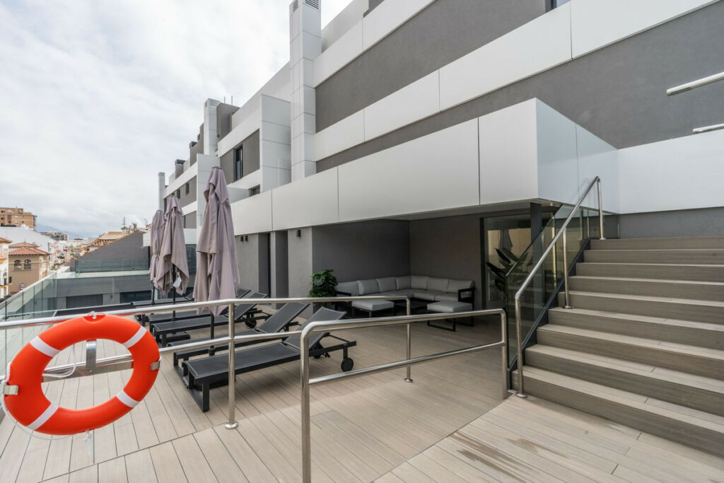 Middle Floor Apartment Fuengirola Málaga - image 17