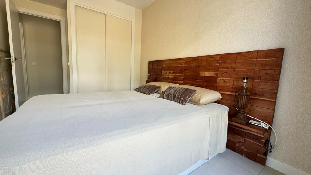 Middle Floor Apartment Estepona Málaga - image 18