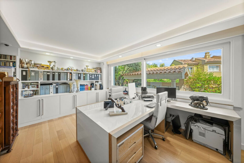 Detached Villa Bahía de Marbella Málaga - image 18