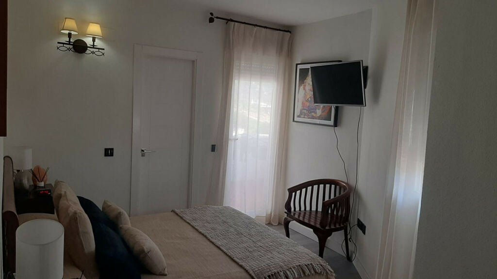 Middle Floor Apartment Estepona Málaga - image 18