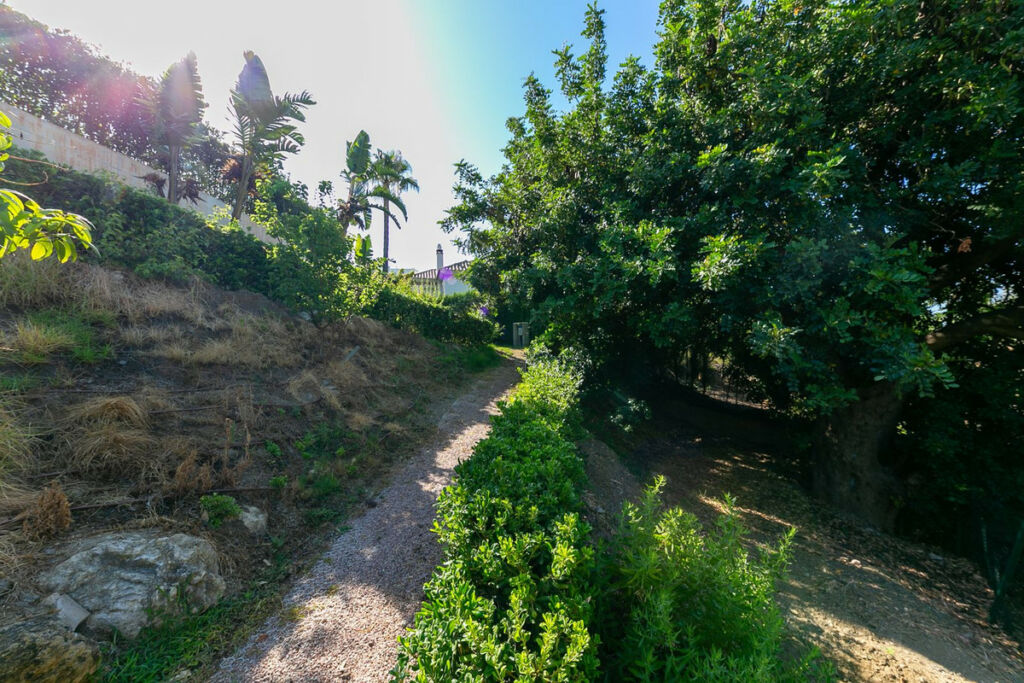 Detached Villa La Capellania Málaga - image 18