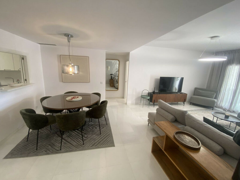 Middle Floor Apartment Puerto Banús Málaga - image 18
