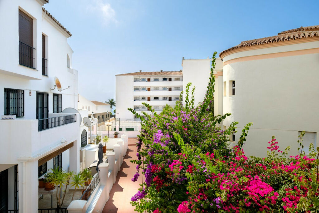 Middle Floor Apartment Nerja Málaga - image 18