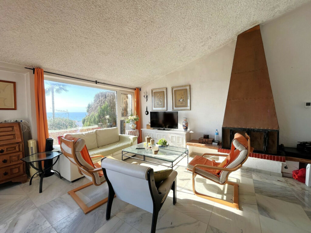 Detached Villa Estepona Málaga - image 18