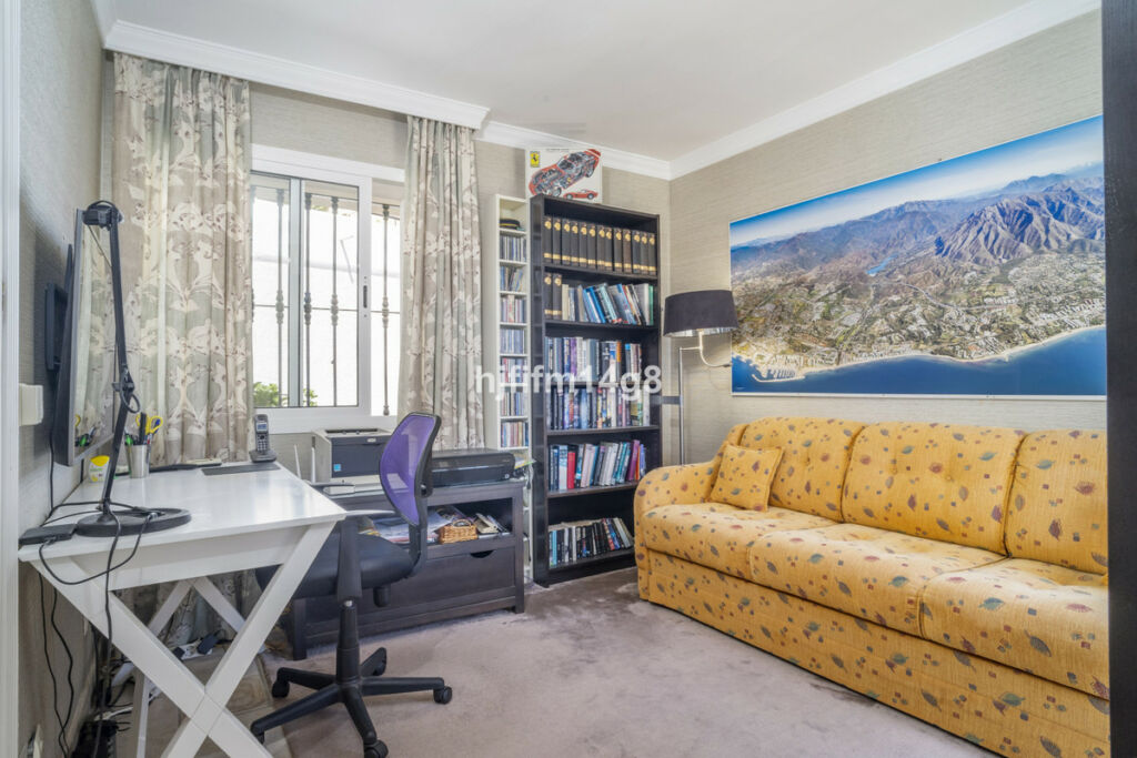 Townhouse Nueva Andalucía Málaga - image 18