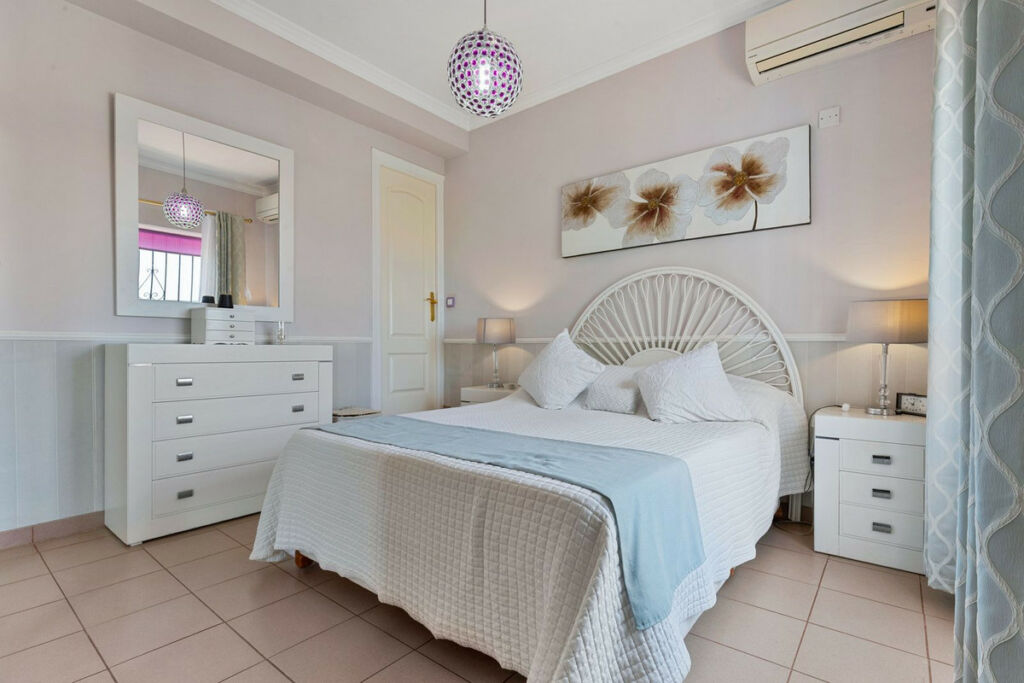 Detached Villa Fuengirola Málaga - image 18