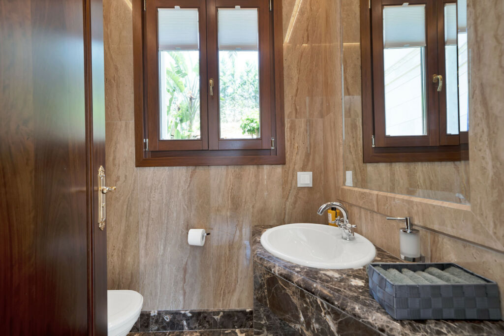 Detached Villa Sierra Blanca Málaga - image 18