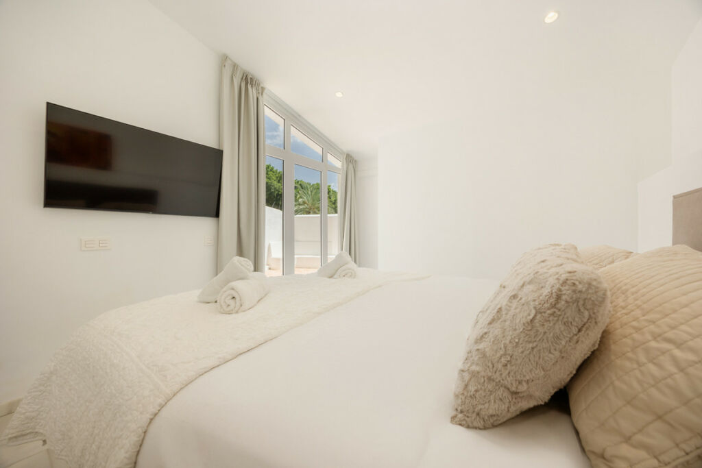 Detached Villa Costabella Málaga - image 18