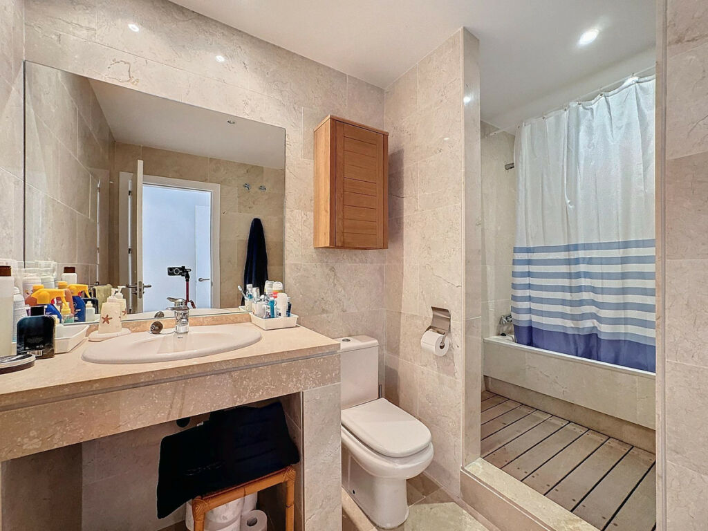 Penthouse Manilva Málaga - image 18