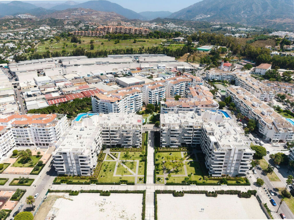 Middle Floor Apartment La Campana Málaga - image 18