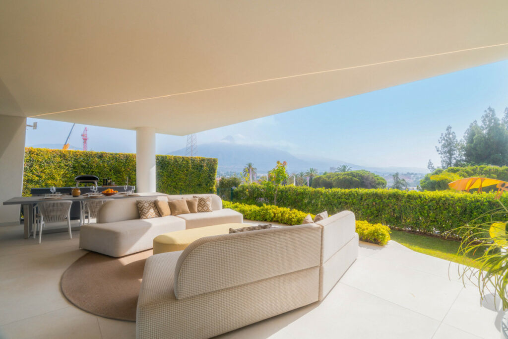 Detached Villa Nueva Andalucía Málaga - image 19
