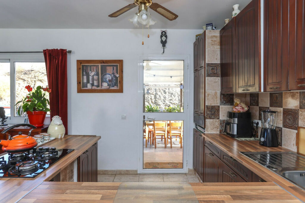 Detached Villa Tolox Málaga - image 18