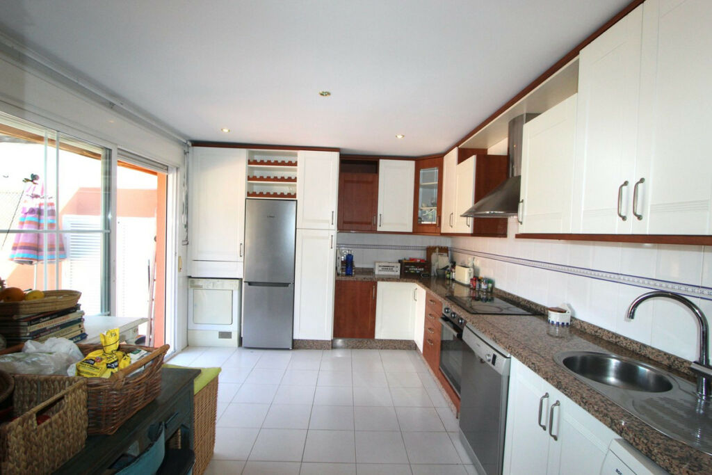 Penthouse Elviria Málaga - image 18