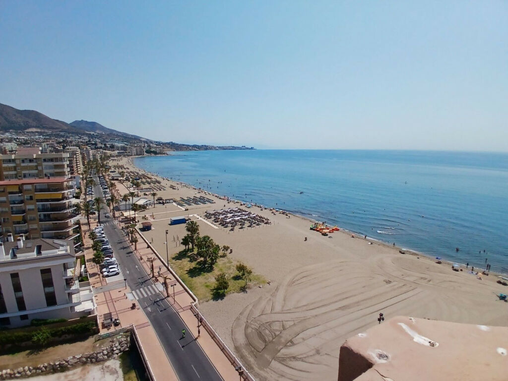 Penthouse Fuengirola Málaga - image 18