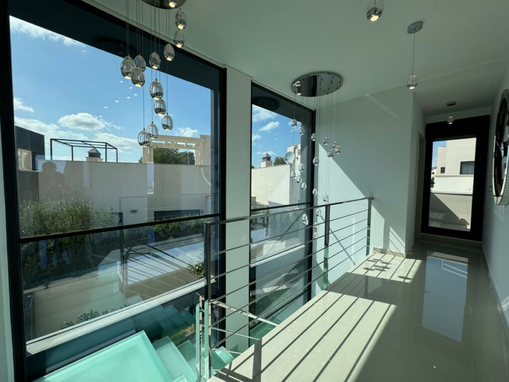 Detached Villa San Miguel de Salinas Alicante - image 18
