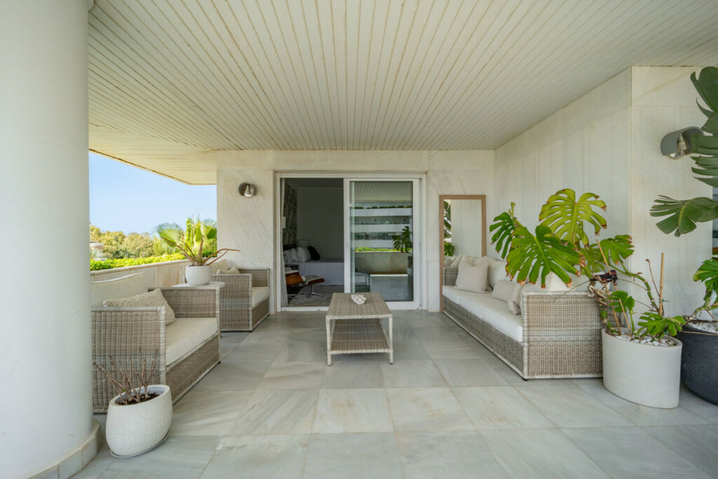 Middle Floor Apartment Puerto Banús Málaga - image 18