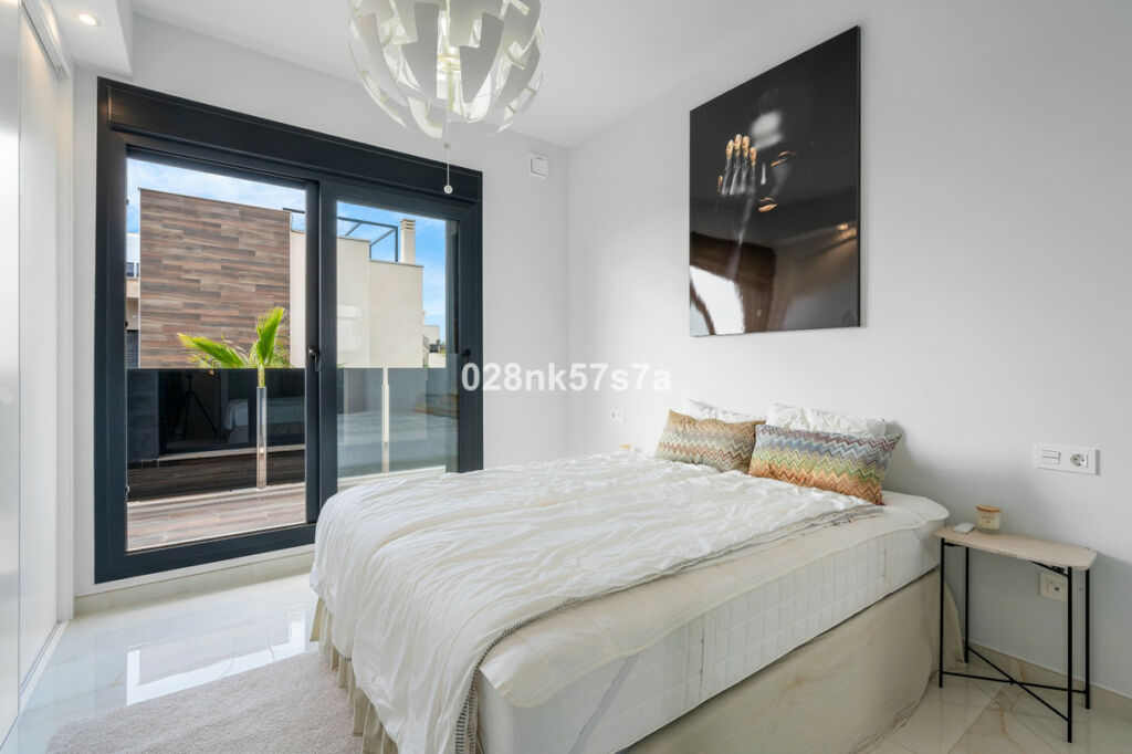 Detached Villa Lomas de Cabo Roig Alicante - image 18