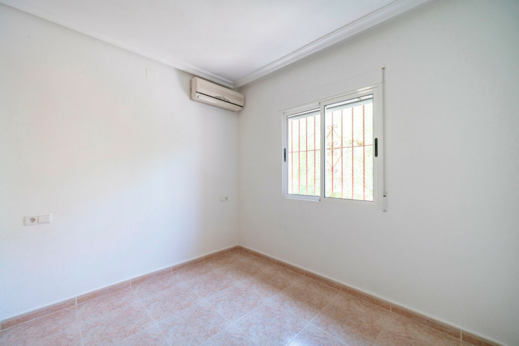 Detached Villa Algorfa Alicante - image 19