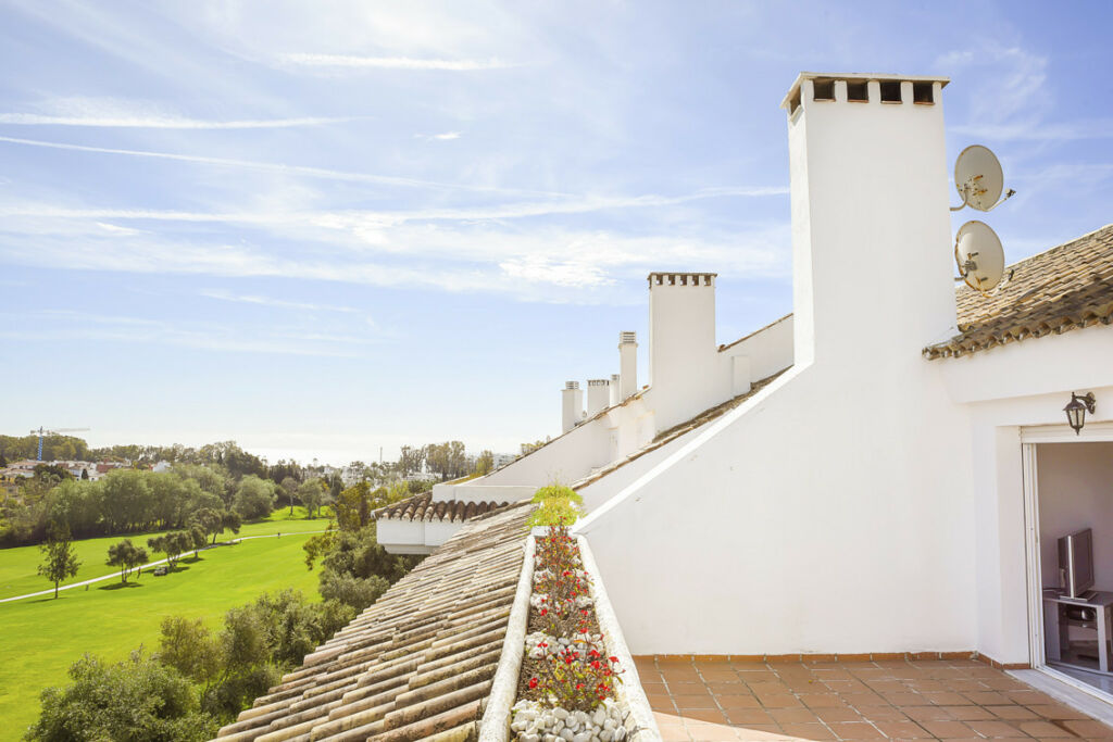 Penthouse Guadalmina Baja Málaga - image 19