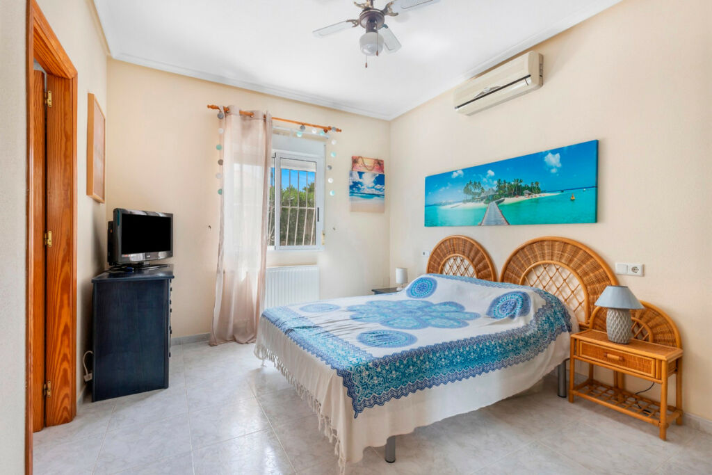 Detached Villa San Fulgencio Alicante - image 19