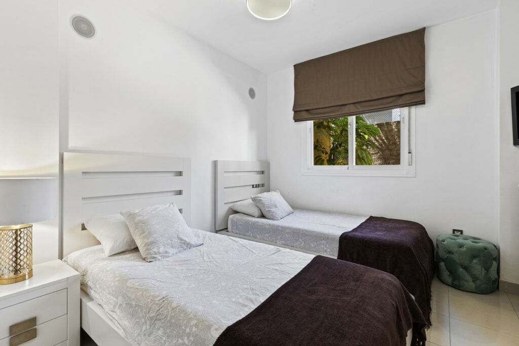 Ground Floor Apartment Estepona Málaga - image 21