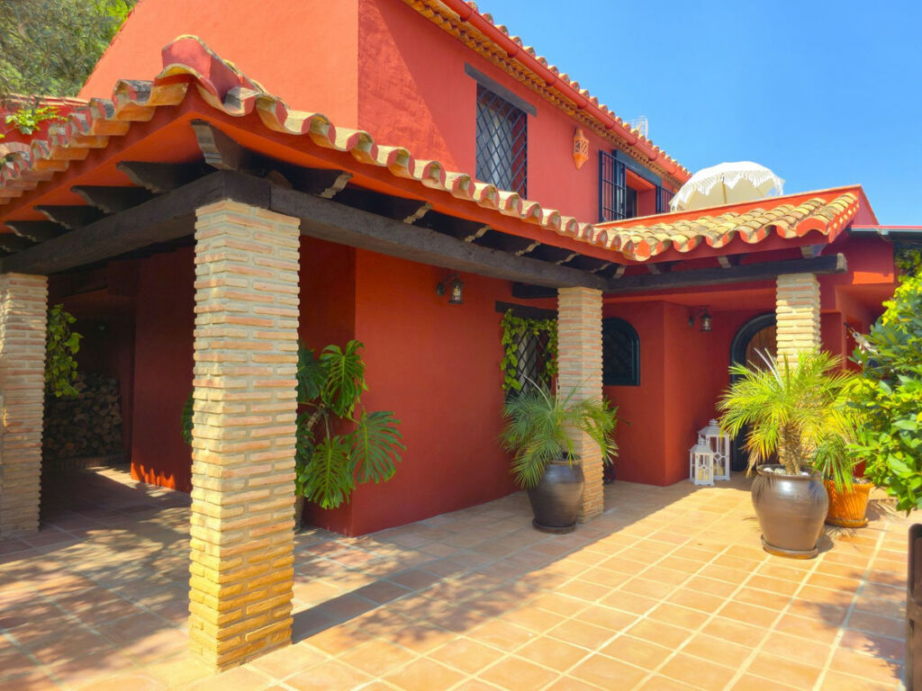 Detached Villa Riogordo Málaga - image 19