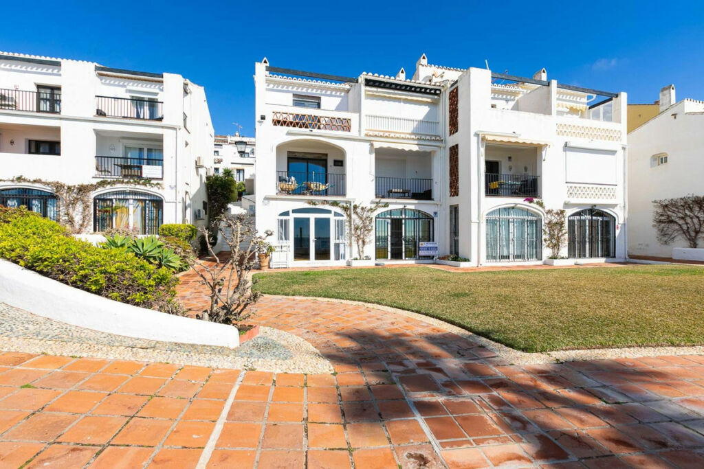 Ground Floor Apartment Calahonda Málaga - image 17
