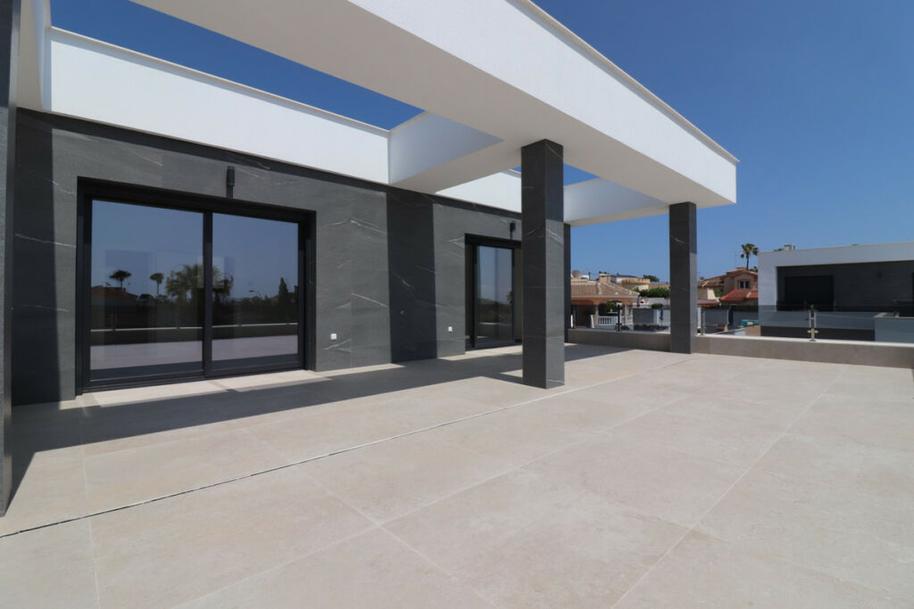 Detached Villa Ciudad Quesada Alicante - image 19