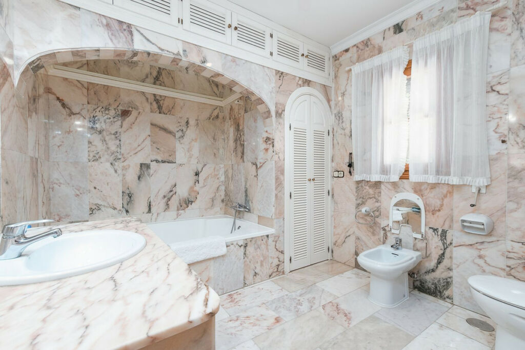 Detached Villa Marbella Málaga - image 19