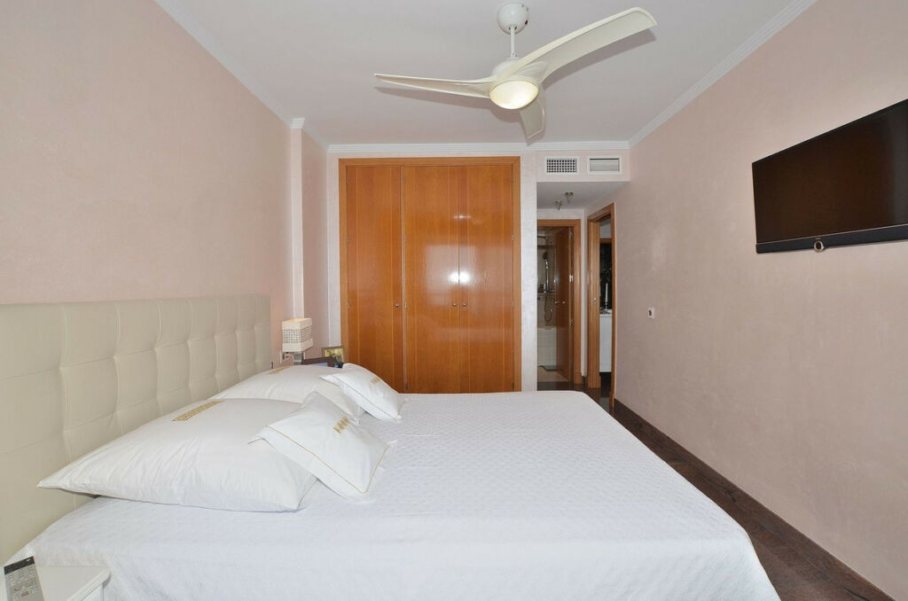Penthouse Carvajal Málaga - image 19