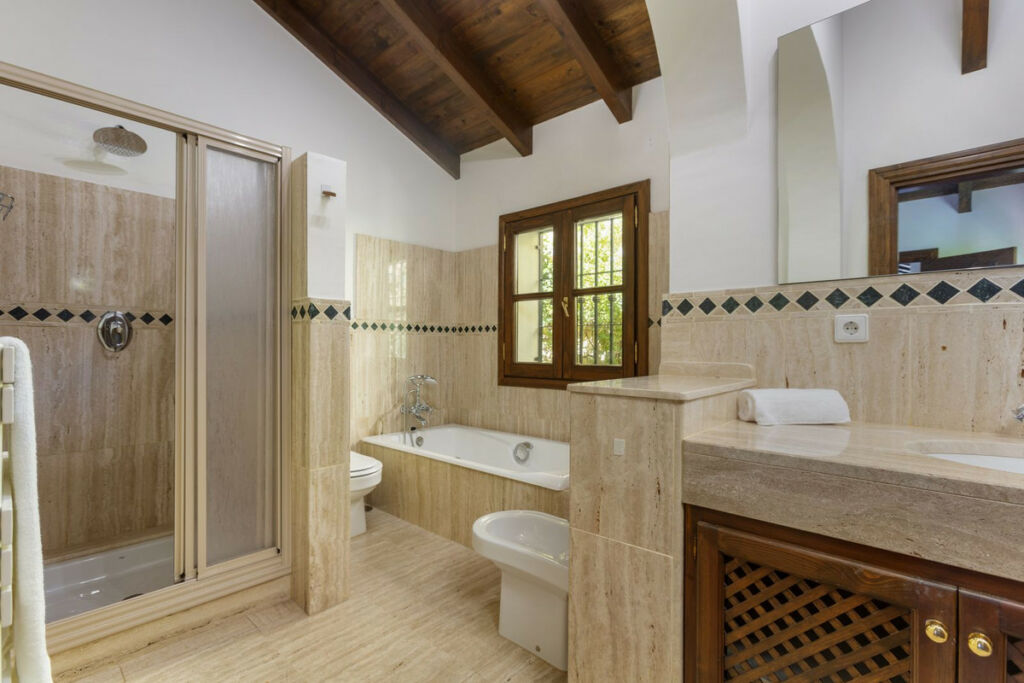 Detached Villa Benahavís Málaga - image 19