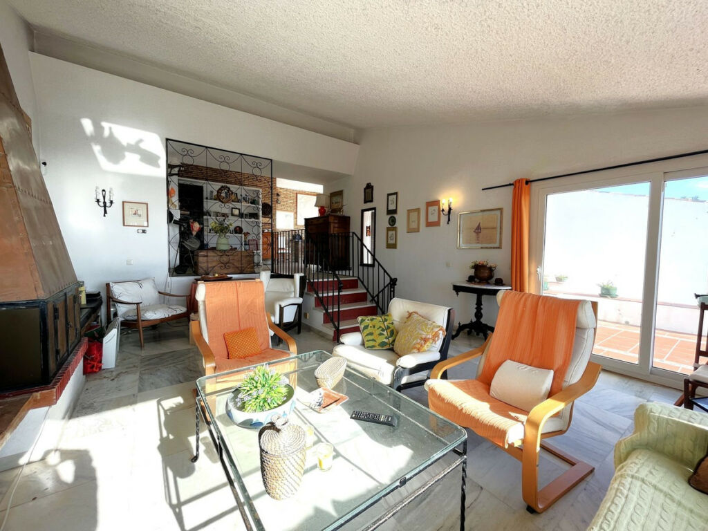 Detached Villa Estepona Málaga - image 19