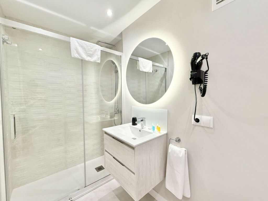 Middle Floor Apartment Benahavís Málaga - image 19