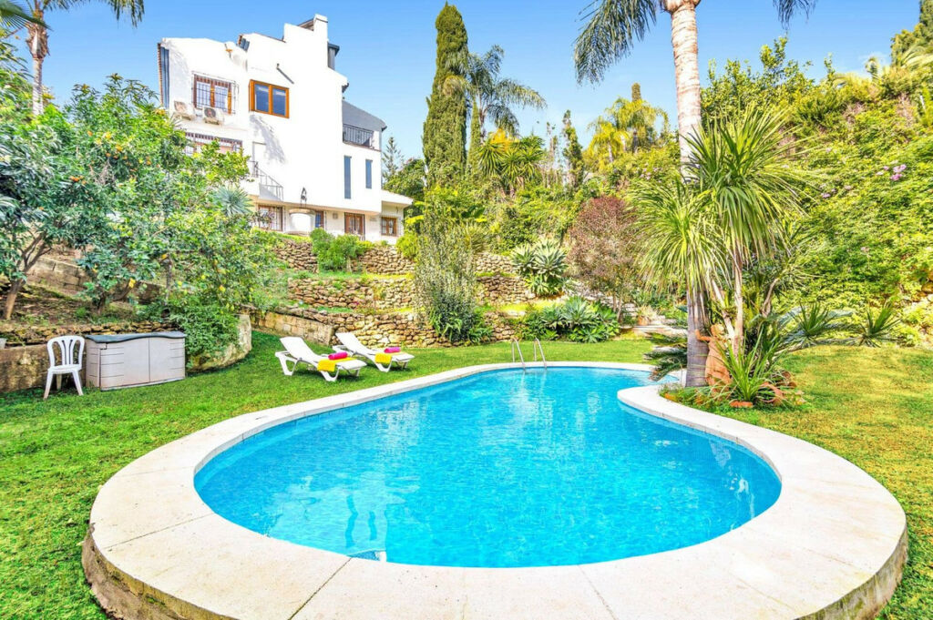 Detached Villa El Rosario Málaga - image 10