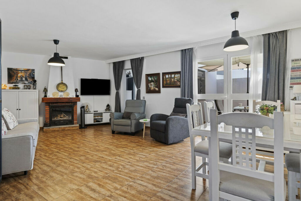 Detached Villa Fuengirola Málaga - image 19
