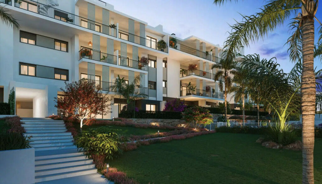 Middle Floor Apartment Estepona Málaga - image 19