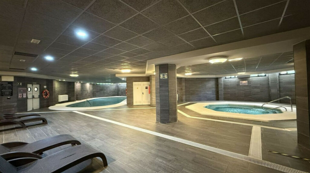 Middle Floor Apartment Puerto Banús Málaga - image 25