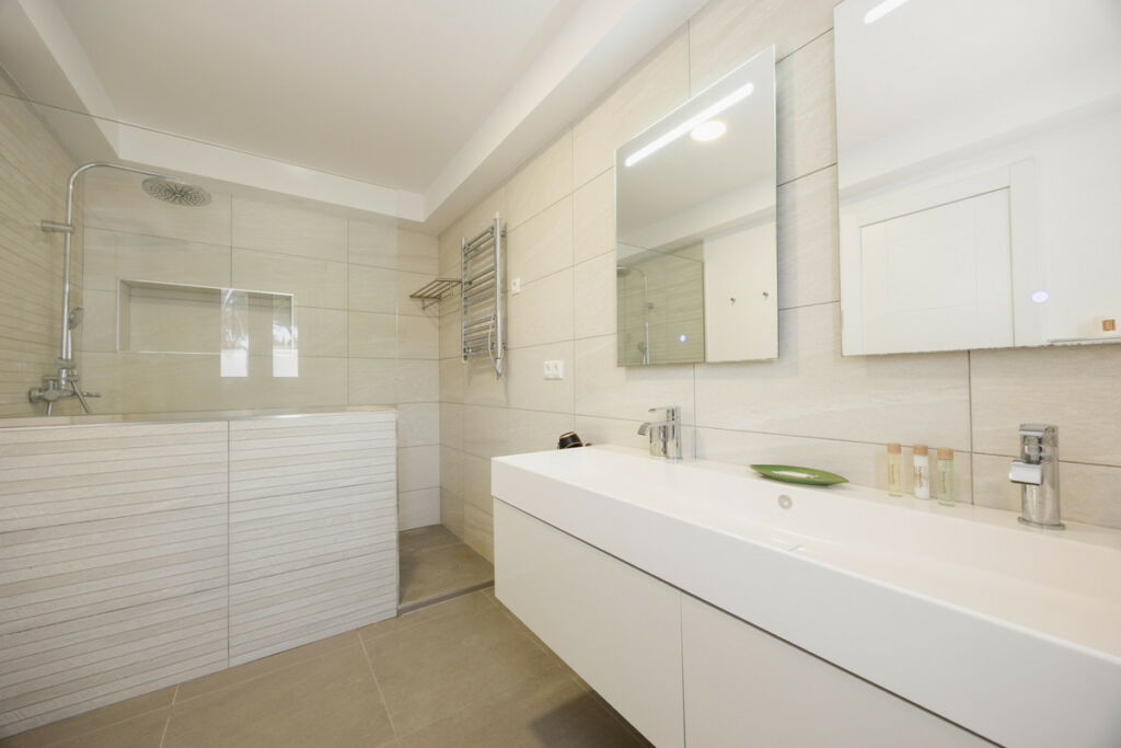 Detached Villa Costabella Málaga - image 19