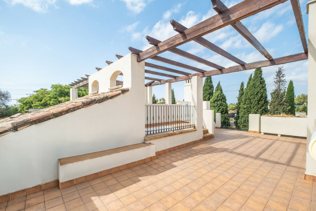 Townhouse Nagüeles Málaga - image 19