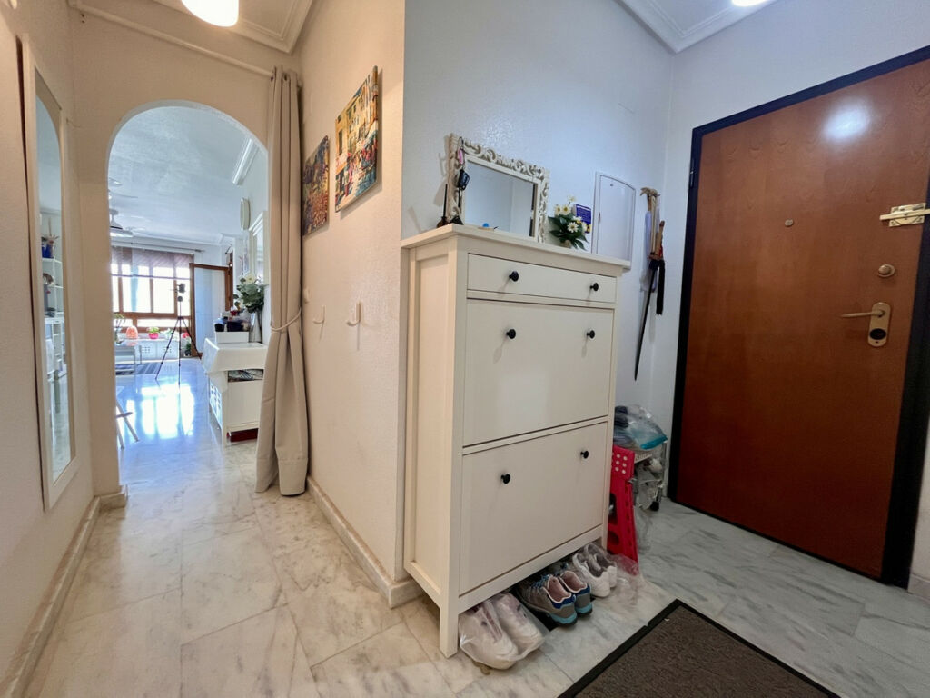Middle Floor Apartment Villamartin Alicante - image 19