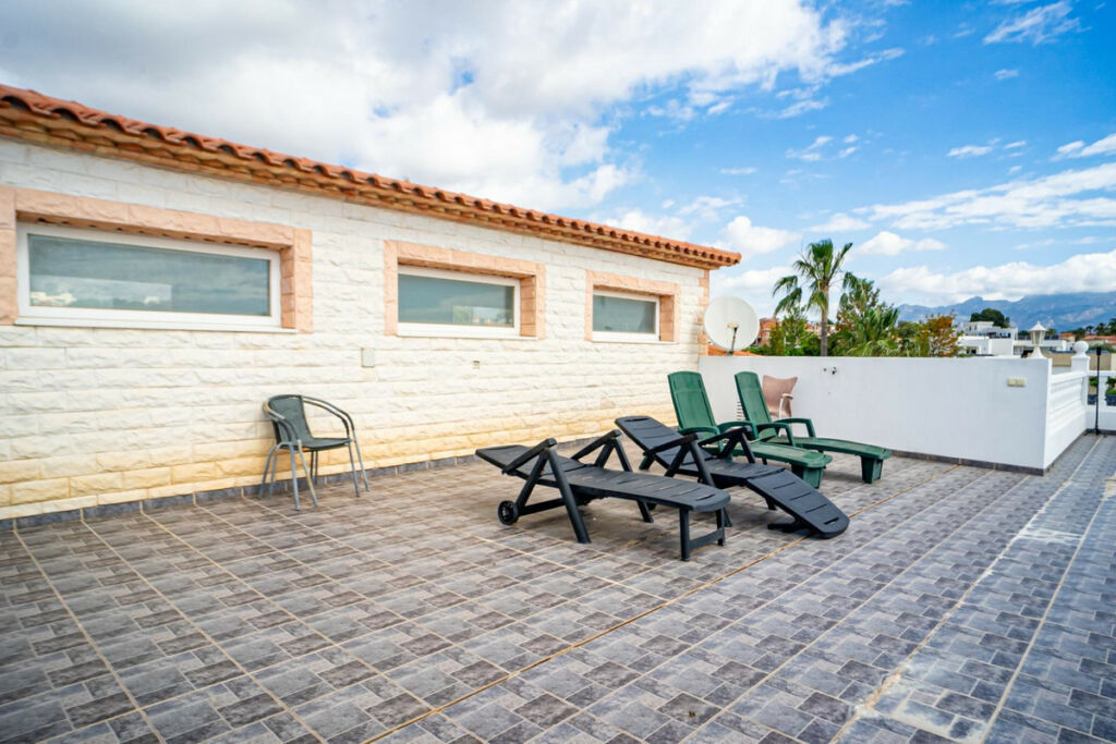 Detached Villa L'Alfás del Pi Alicante - image 19