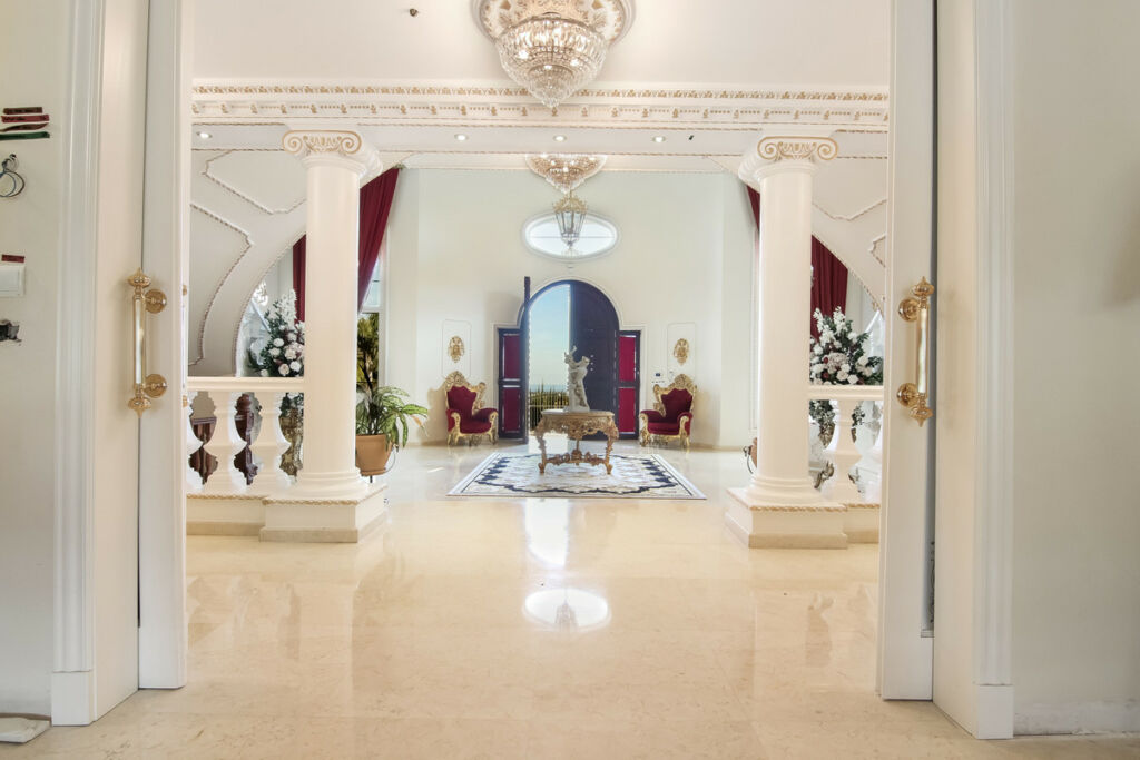 Detached Villa Sotogrande Cádiz - image 19