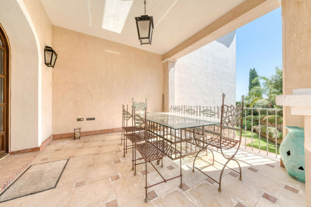 Detached Villa Sotogrande Costa Cádiz - image 19