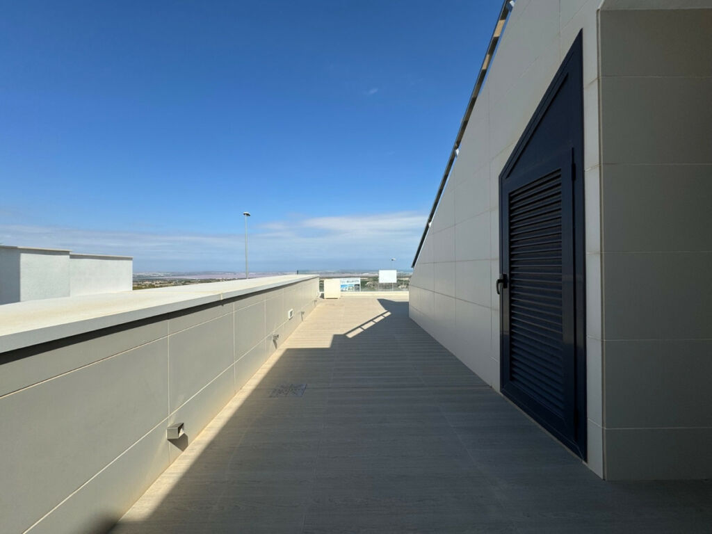 Detached Villa San Miguel de Salinas Alicante - image 19