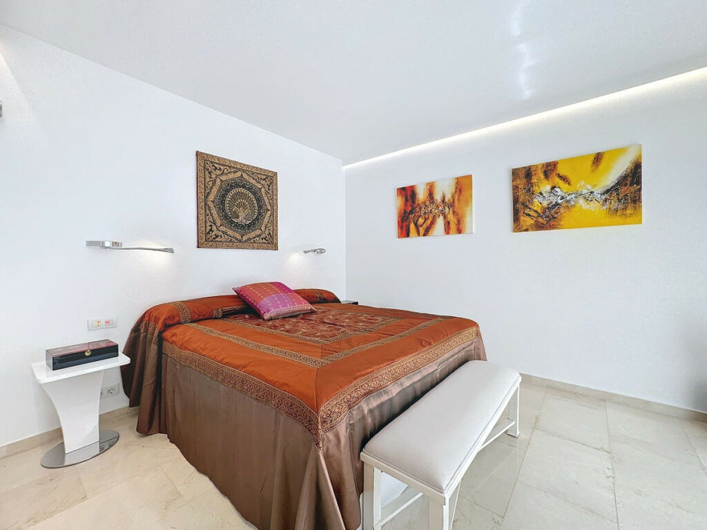 Penthouse Manilva Málaga - image 19
