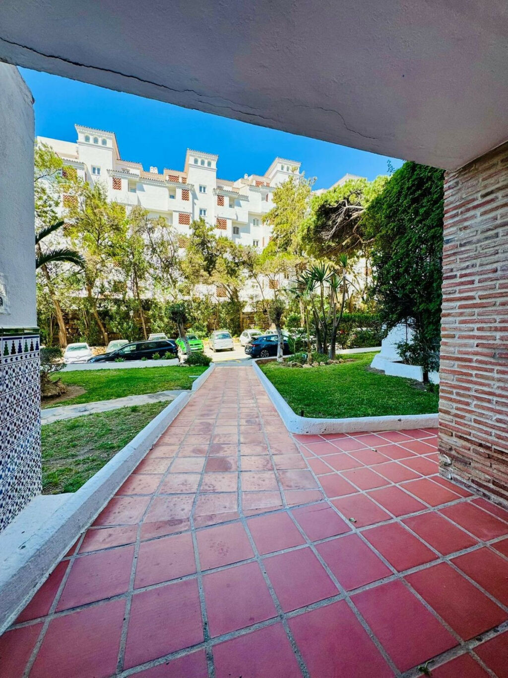 Middle Floor Apartment Calahonda Málaga - image 19