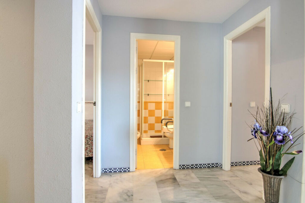 Middle Floor Apartment Fuengirola Málaga - image 19