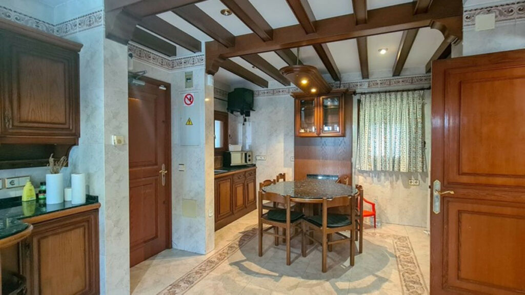 Detached Villa Cabopino Málaga - image 19