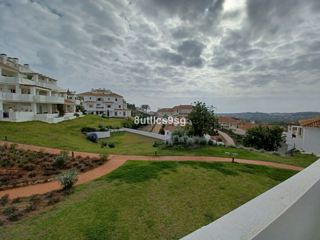 Middle Floor Apartment Aloha Málaga - image 49